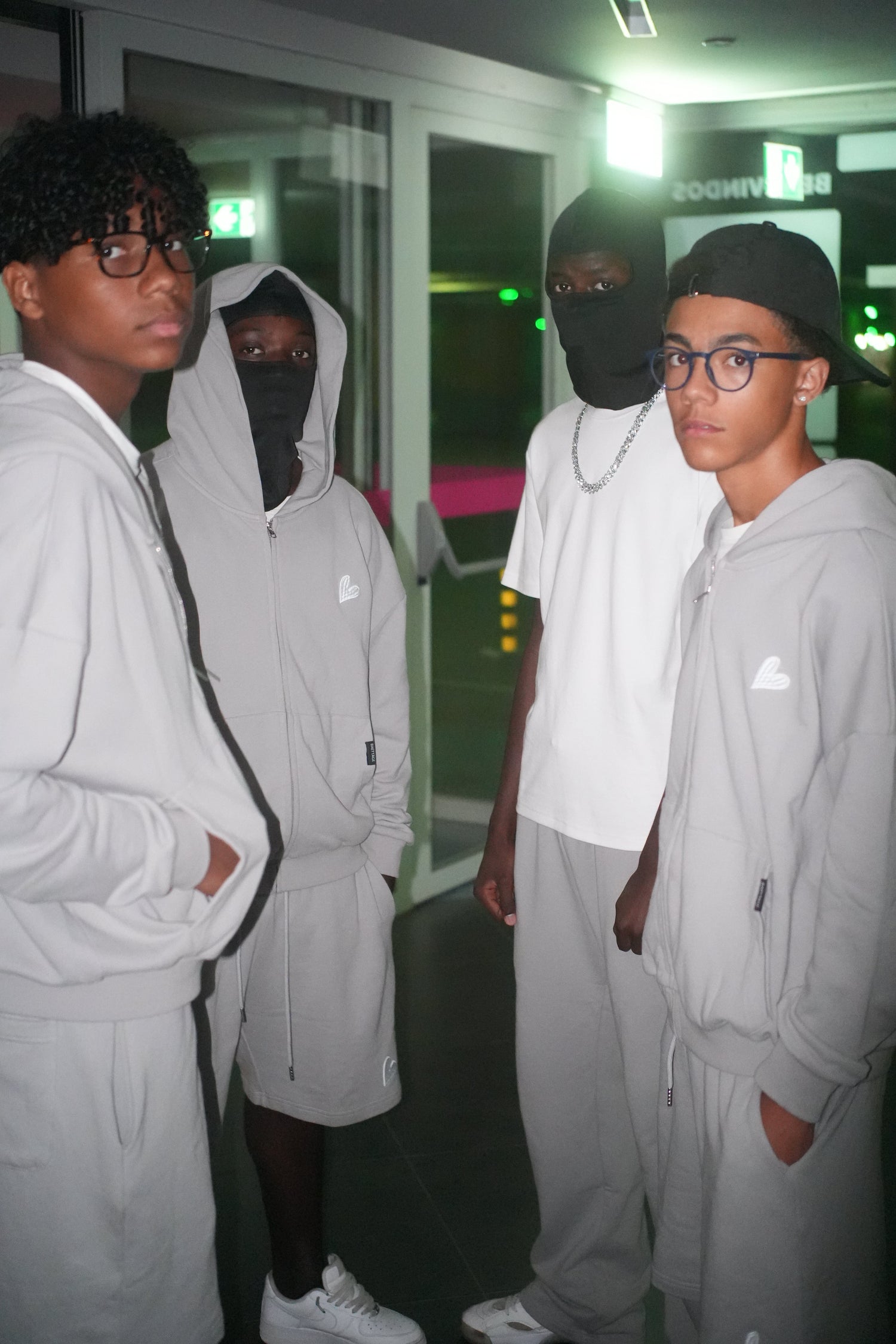 Baettage Tracksuit with zipper infinity collection